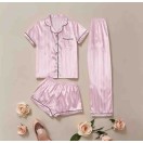 Üç parça pembe saten pijama takımı