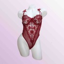 Bordo Dantel Body – Transparan ve Zarif Çiçek İşlemeli