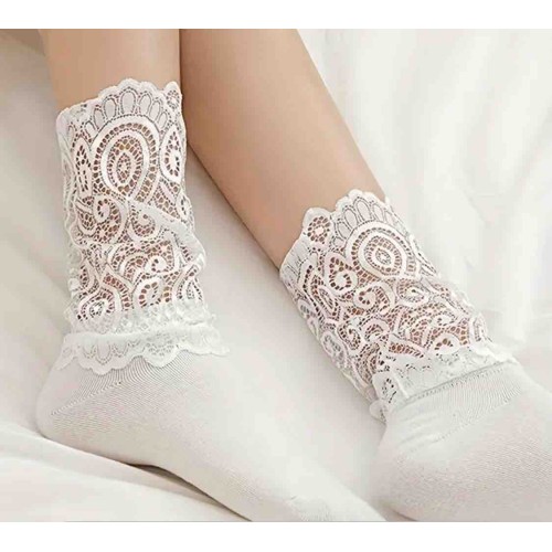 Beyaz Dantelli Kadın Çorap |
