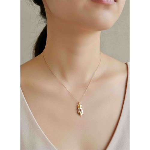 Altın Renk Tüy Figürlü Zarif Kolye |