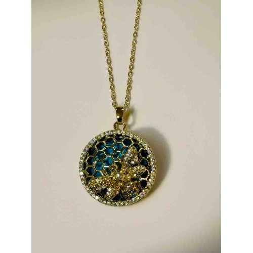 Turkuaz Taşlı Petek Desenli Arı Figürlü Kolye