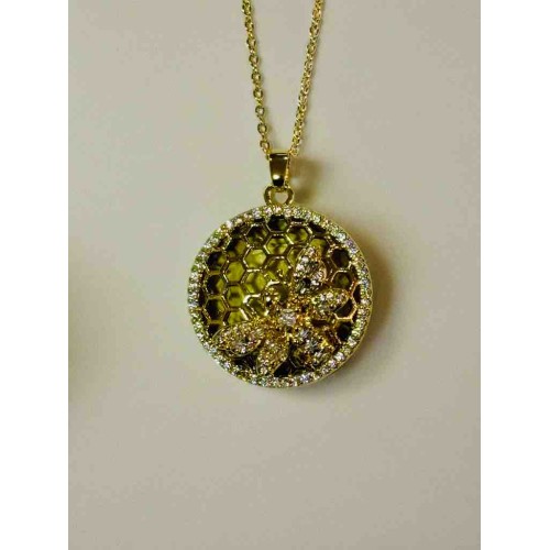 Yeşil Taşlı Bal Peteği Desenli Arı Figürlü Kolye |