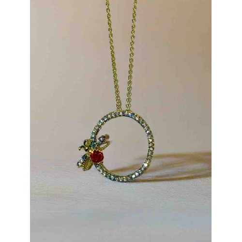 Kırmızı Taşlı Arı Figürlü Yuvarlak Kolye |